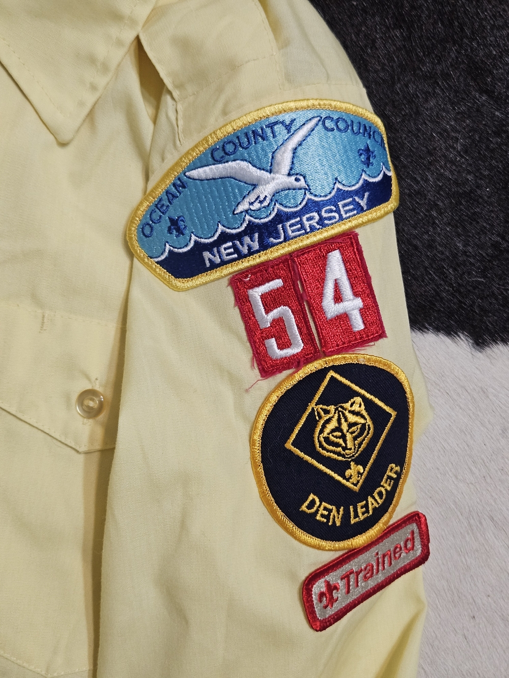 Vintage 1970s Boy SCOUTS Den Leader Shirt - Light Yellow Women’s Button-Up Shirt